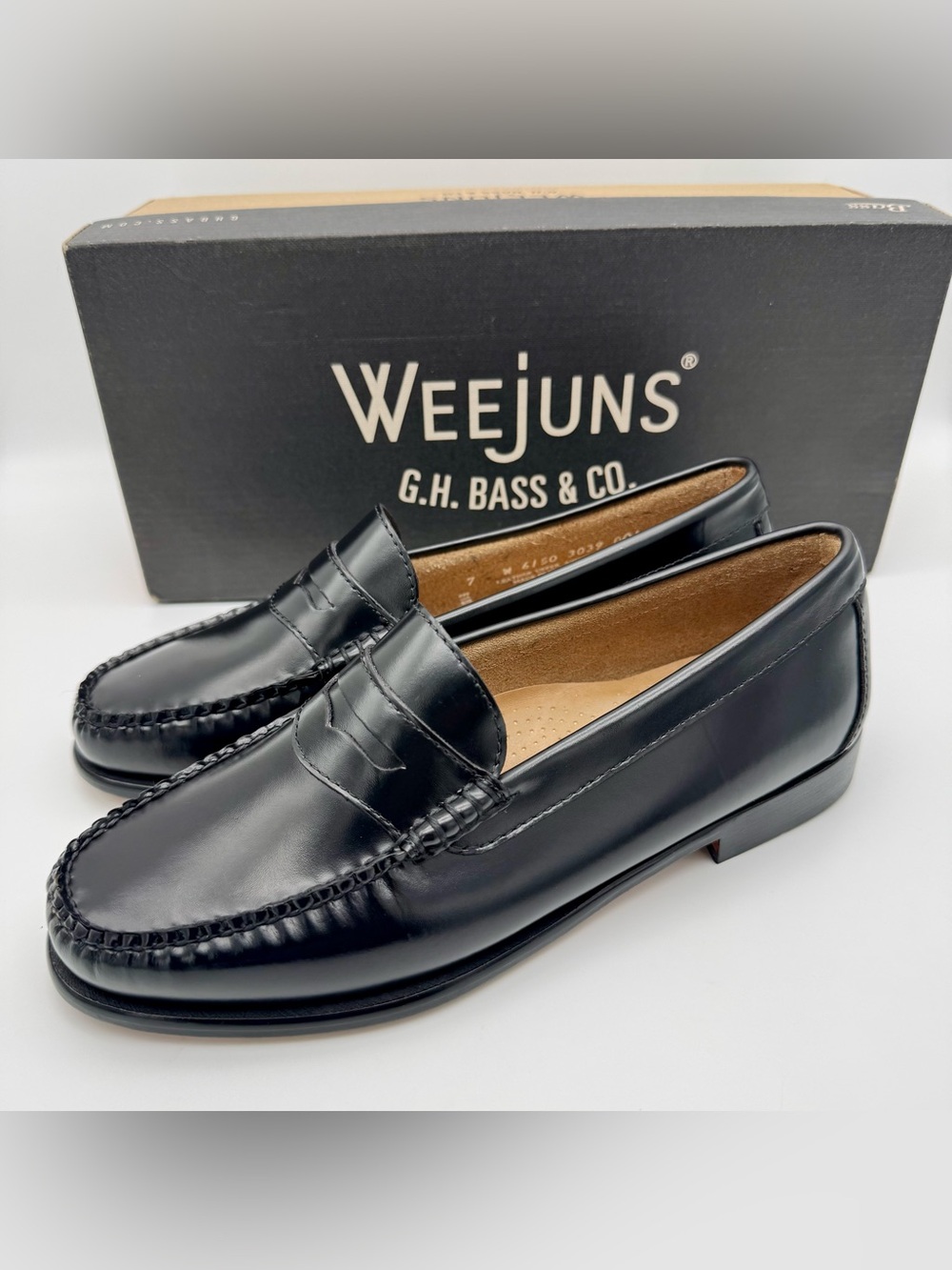 G.H. Bass Weejuns Diane Black Leather Penny Loafers Women 7 W Wide NIB